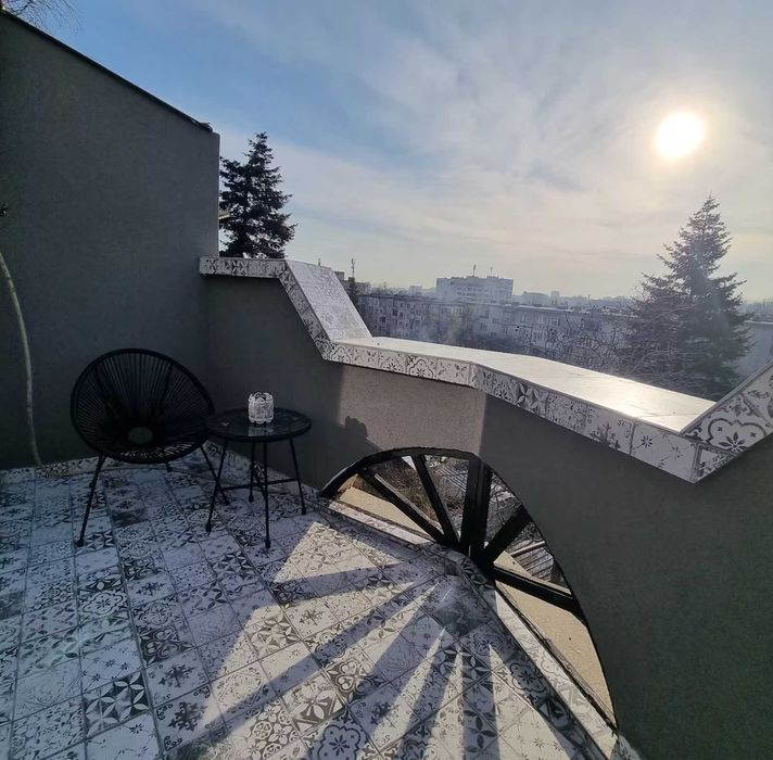 Тристаен апартамент в Карпузица