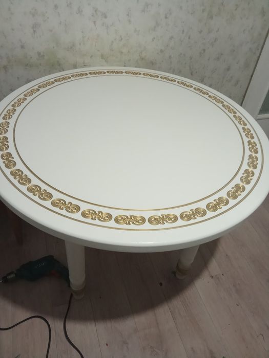 Продам стол в хорошем состоянии