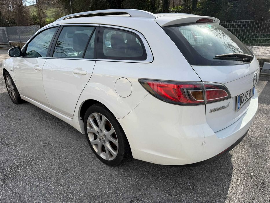 Продавам Мазда 6 на части