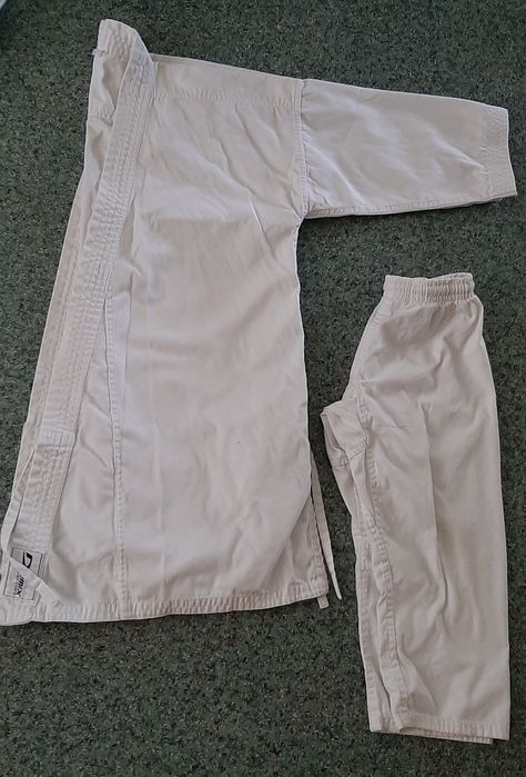 Продам комплект формы для каратэ