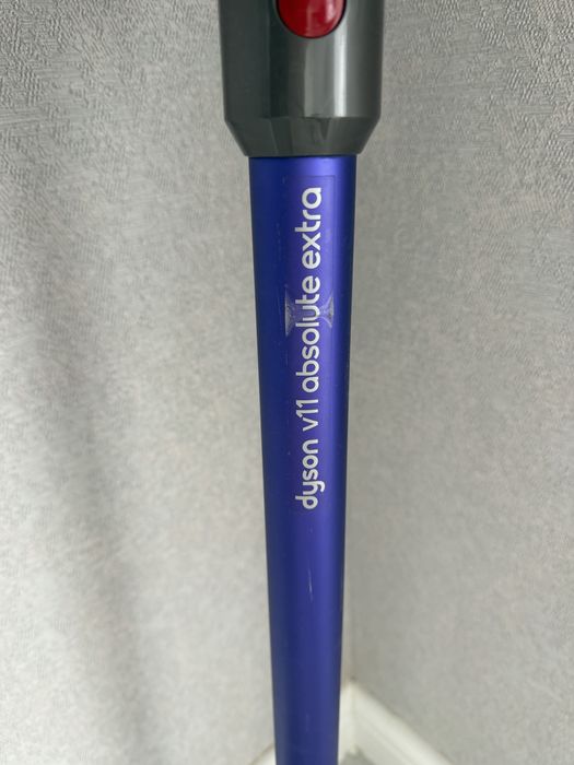 Продам пылесос Dyson V11