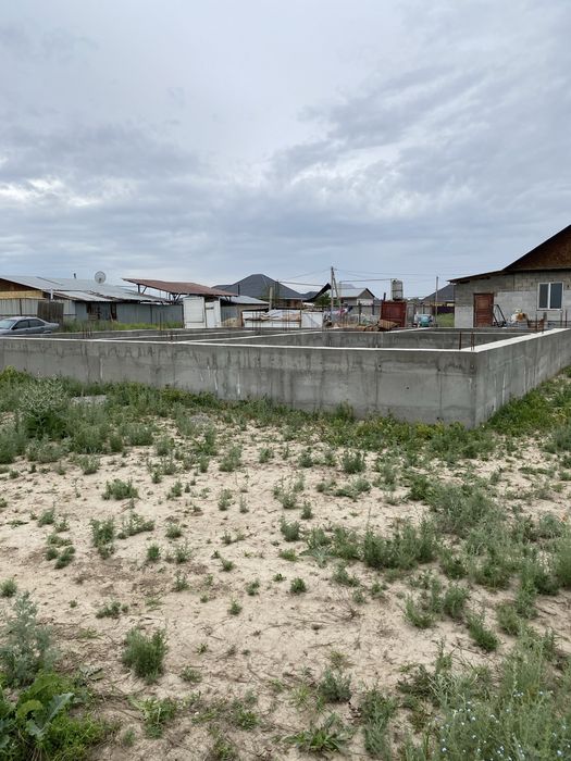 Продам участок с фундаментом Исаев