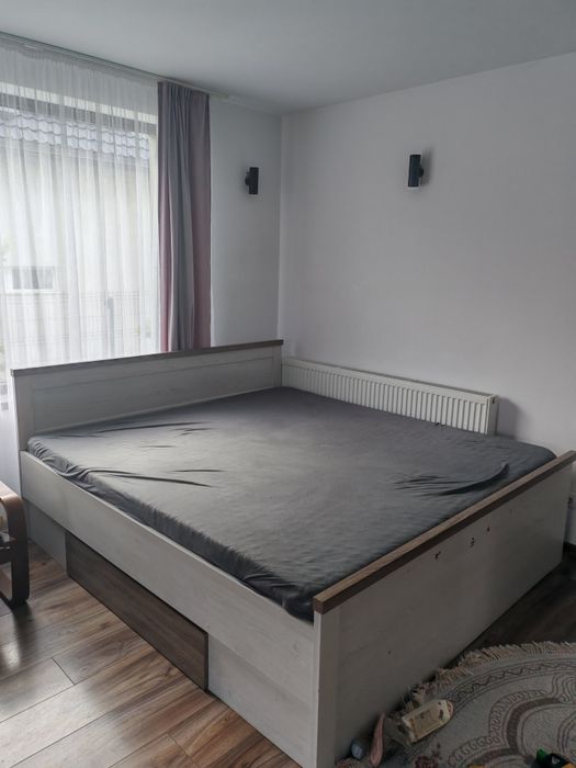 Pat cu somiera și lada depozitare