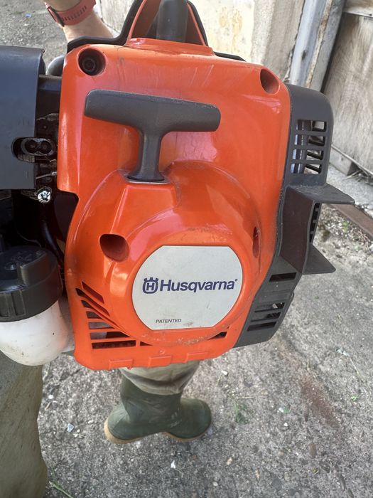 Vand Motocoasa Husqvarna 129C stare ca noua!
