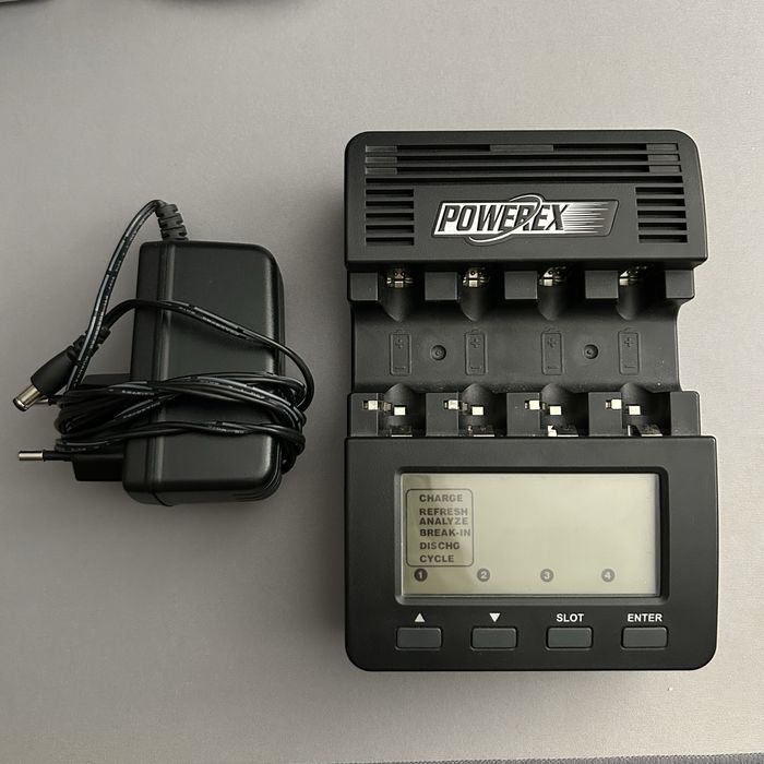 incarcator acumulatori Powerex Maha MH-C9000