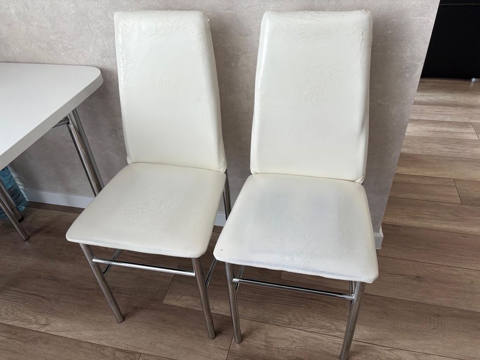 Продам стулья, обувницу, вешалку