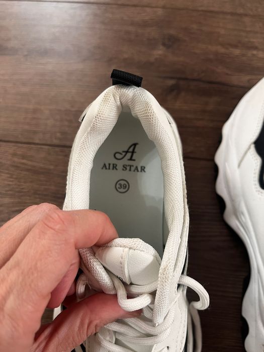 Дамски бели маратонки 39