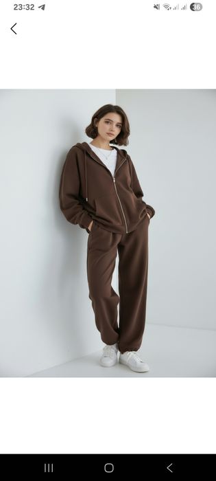 Ayollar uchun overlays sport kastyumi