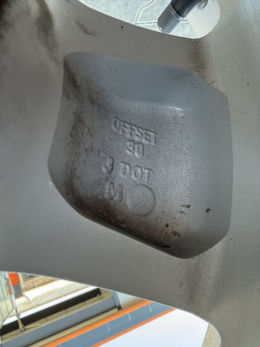 Алуминиеви джанти TOYOTA с гуми 6х139,7