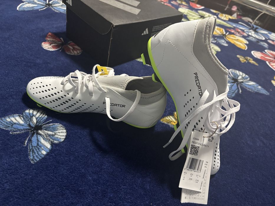 Ghete noi adidas predator