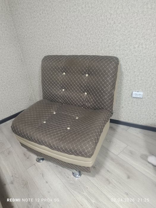 Диван два коесла