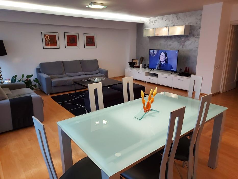 Vând apartament 3 camere