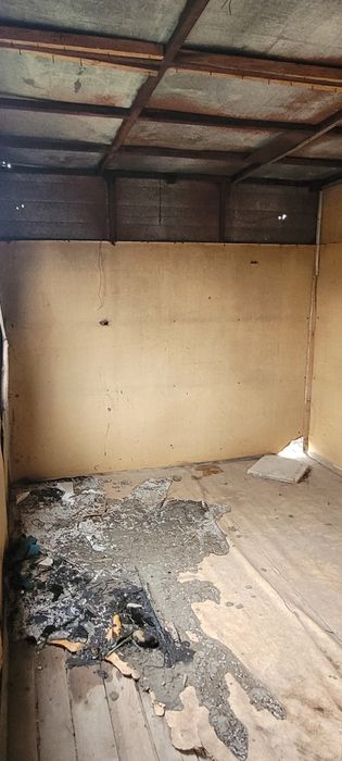 Фургони за пчели и др.