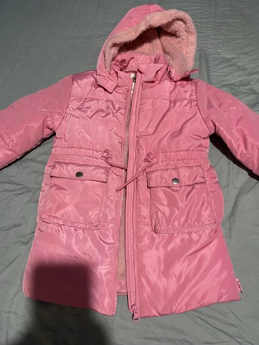 Продам куртку на девочку