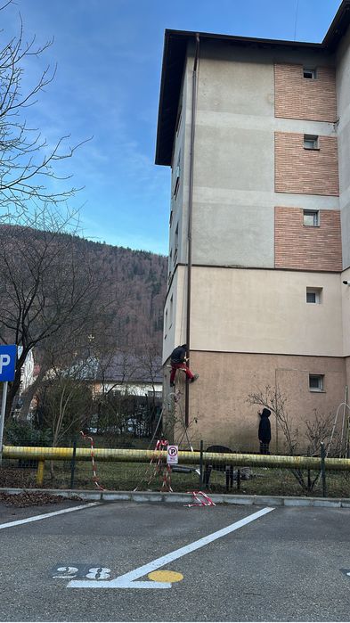 Oferim servicii de alpiniști utilitari