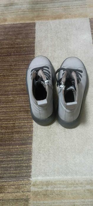 Продам Туфли и ботинки для девочки