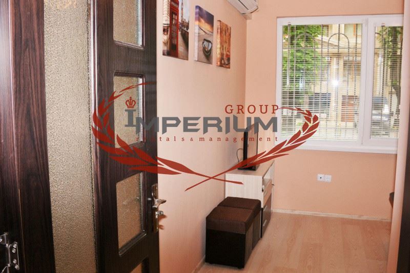 Дава се под наем Двустаен апартамент в Варна, Център - 50 кв.м за 408 € - Снимка #2