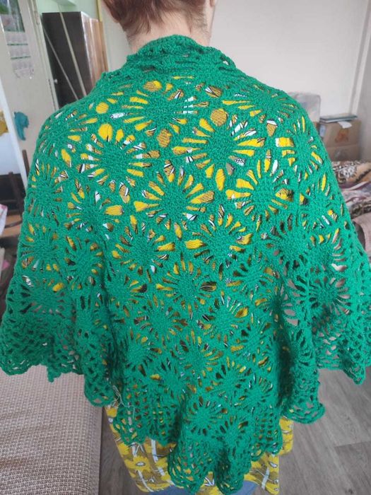 Продам шаль зеленую