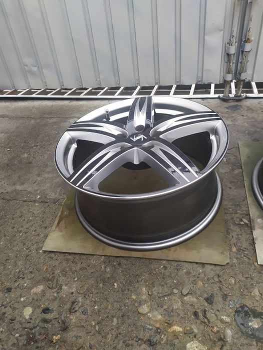 Продам диски на Шевроле Круз Монза Трекер