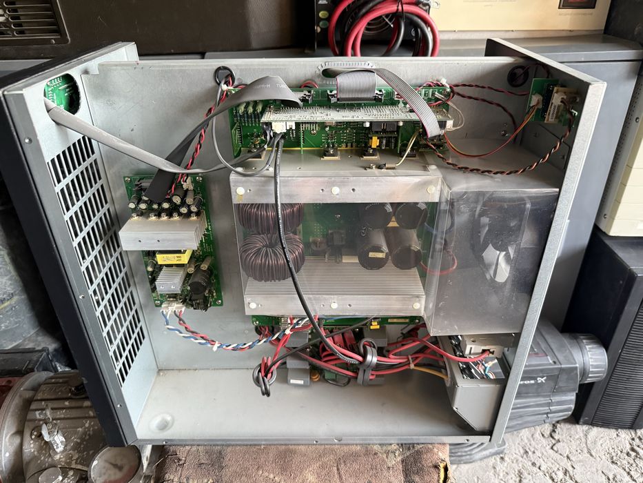 * AVT UPS 6000 kva в отличном состоянии