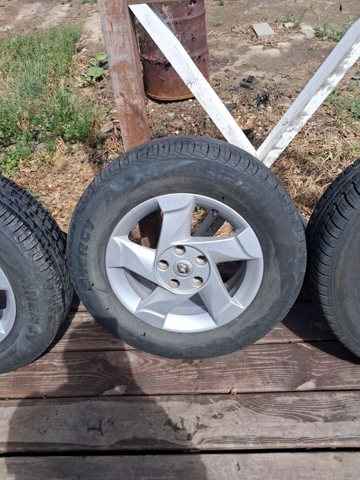 Продам четыре колеса для Рено Дастер