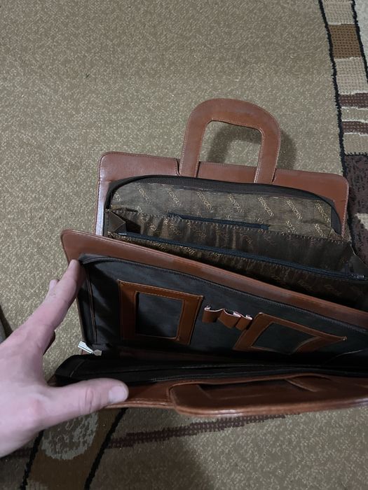 Портфель , папка кожанная