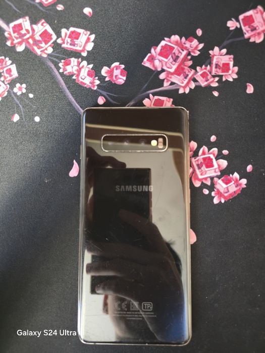 Samsung galaxy s10+ 128/8