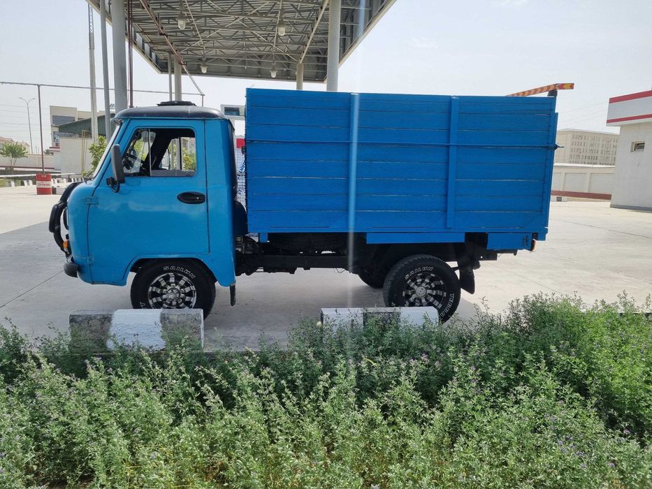 Автомашина УАЗ-3303