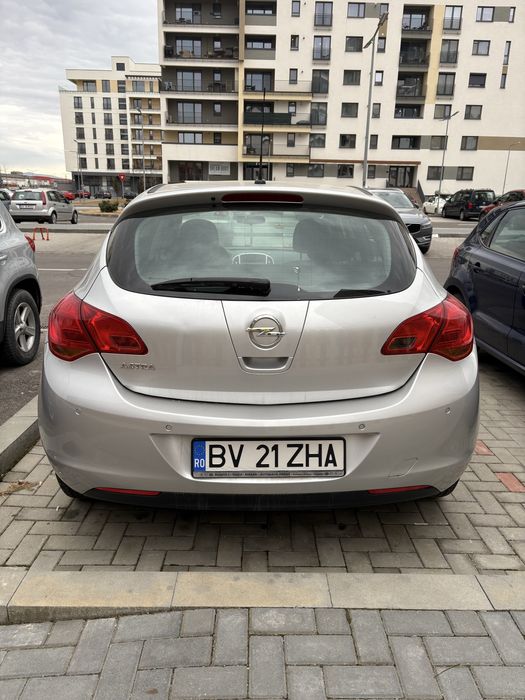 Opel Astra J, 2010, 1.6 benzina