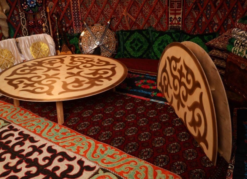 Стол национальный