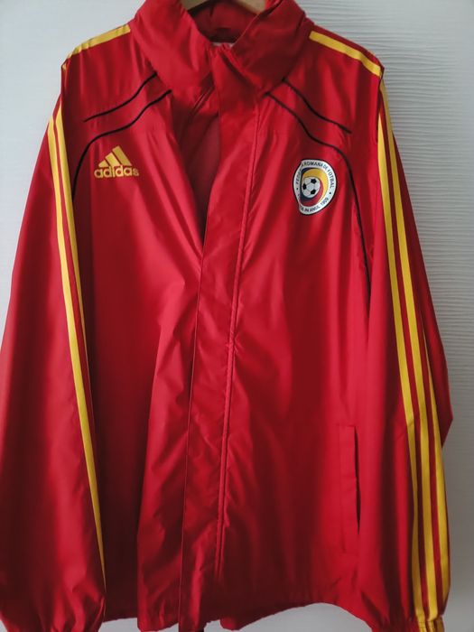 Vând Bluza de Națională nouă.