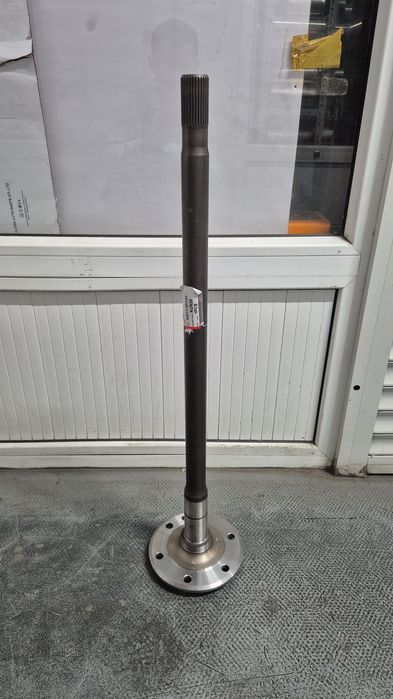 Задний полуось на Тойота Хайлюкс