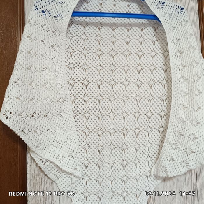 Шаль вязаная, ручная работа