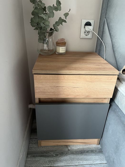 Прикроватная тумбочка