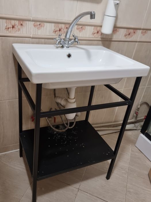 Раковина с тумбой в ванну