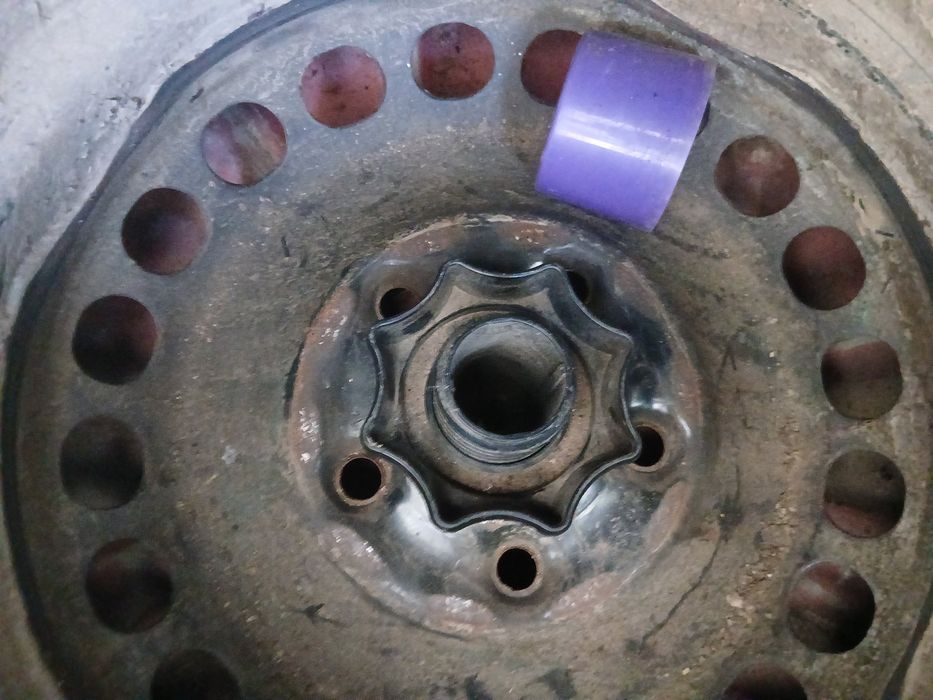 Surub fixare roata de rezerva Volkswagen Jetta 3 (1K2) [Fabr 2005-2010