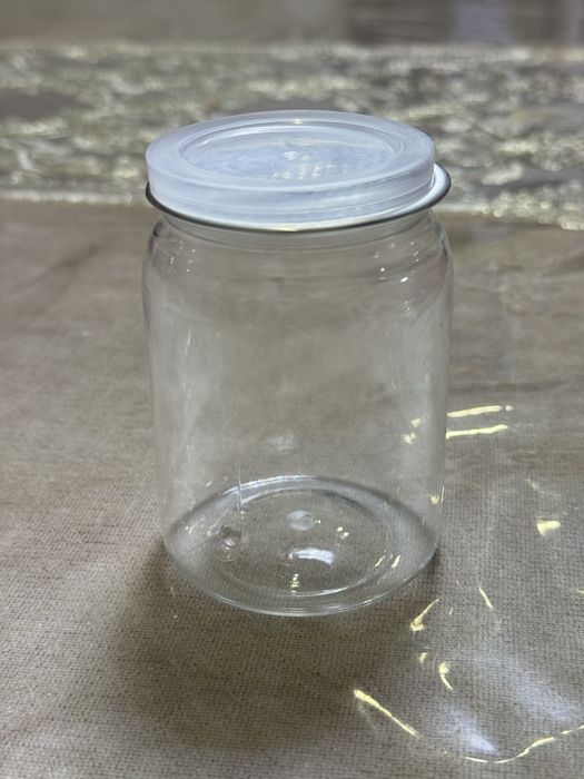PET банка с крышкой