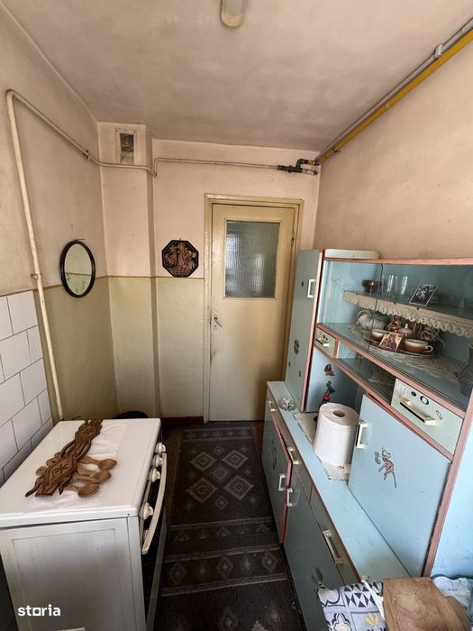 De vanzare apartament cu 3 camere zona Cina