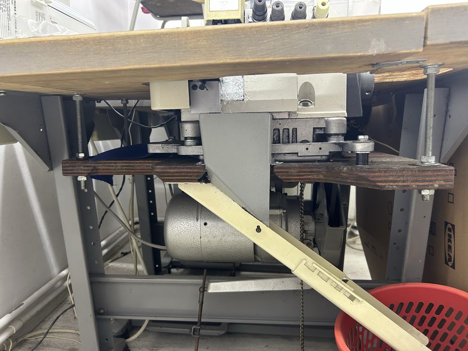 Masina de cusut Pfaff 561