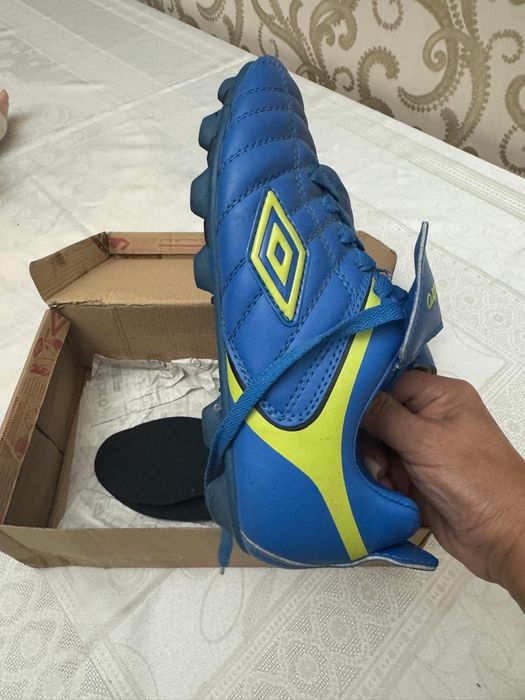 Бутсы  37 размер