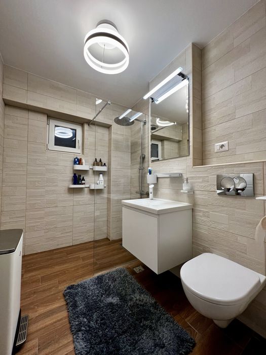 Proprietar- vand apartament 3 camere, 100mp, balcon 25mp, Bd.Traian.