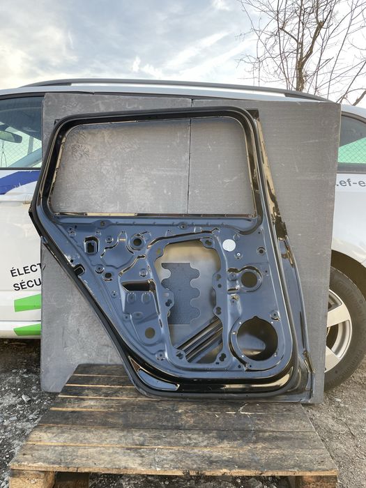 Задна лява врата за Skoda Octavia 4 IV Шкода Октавиа 4  2020г-