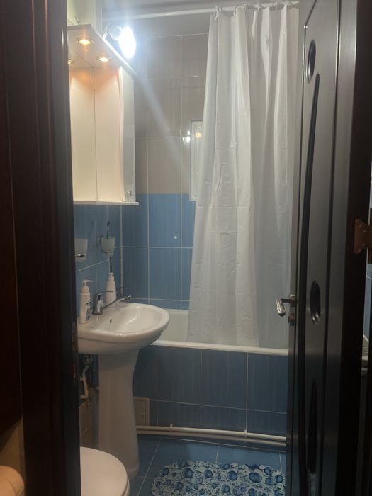 Inchiriez apartament
