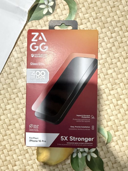 Zagg стъклен протектор за IPhone 16 pro