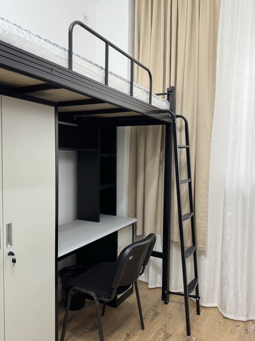 Кровать-чердак со столом и шкафом