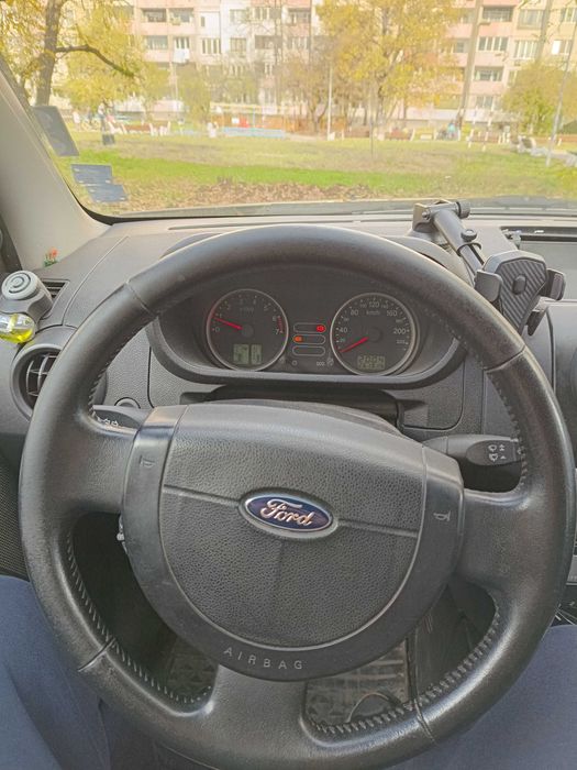 Продажба на лек автомобил