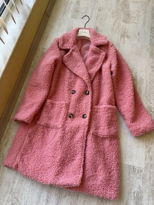 Розово пухкаво палто