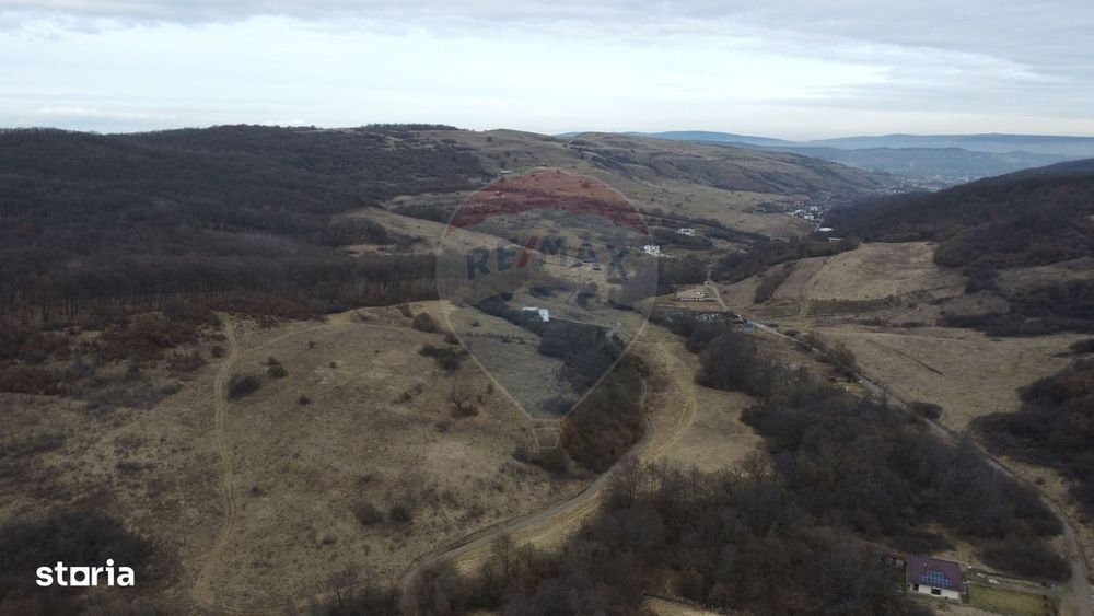 Teren 999 mp. Front 15,70 ml. Valea Garbaului - Floresti