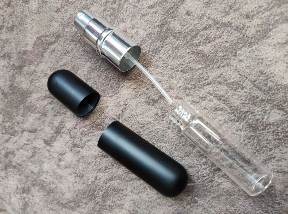 Многоразовый контейнер для духов