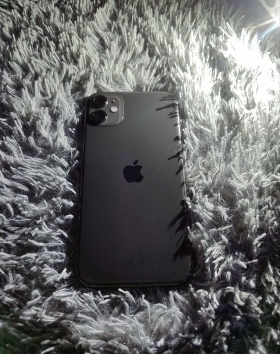 Обменяю iPhone 11 на модель выше